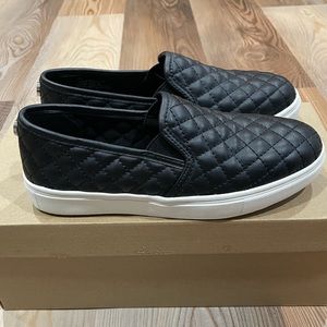 Steve Madden Girls Black Slip On